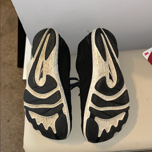 Altra Escalante Zero Drop Running Shoes - Picture 3 of 4